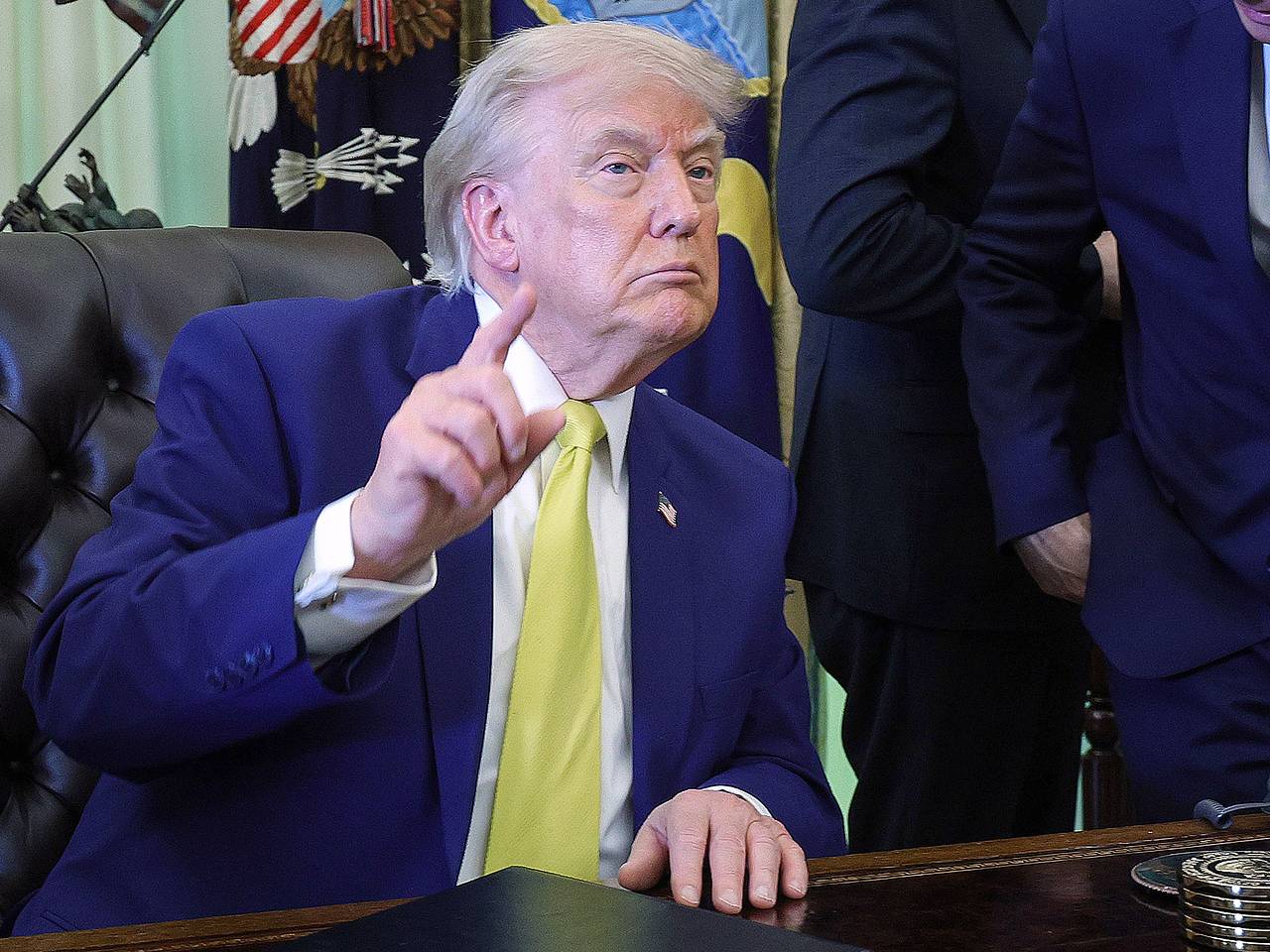 Путин похвалил Трампа на ПМЭФ