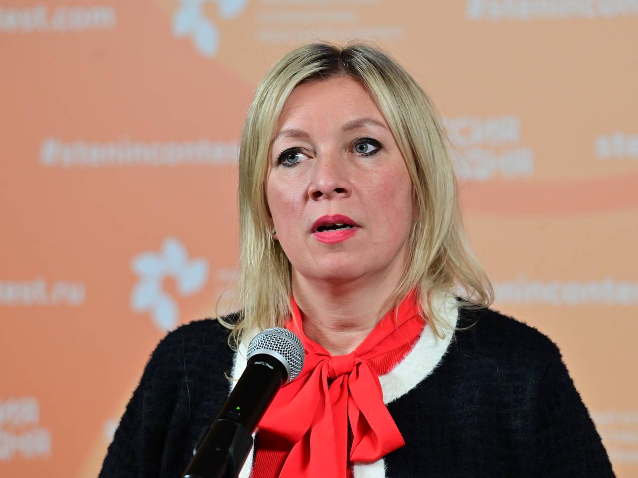 Захарова заявила о попытках Запада отвлечь внимание от атаки на Старобельск
