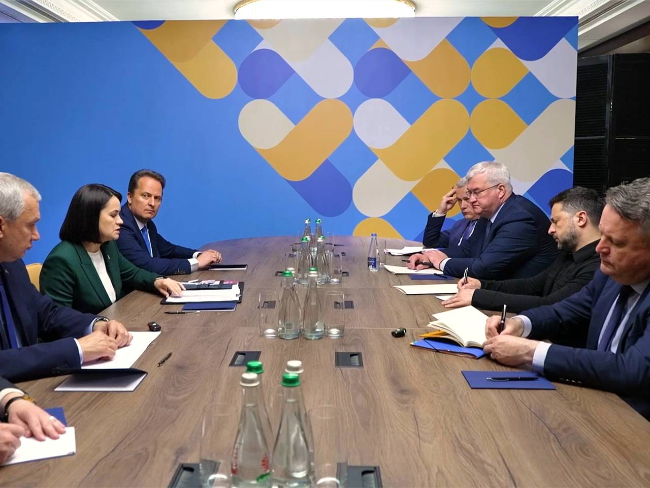 Зеленский и Тихановская обсудили дружбу Украины и Белоруссии