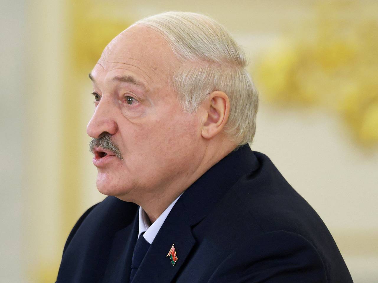 Лукашенко анонсировал визит доверенного лица Макрона