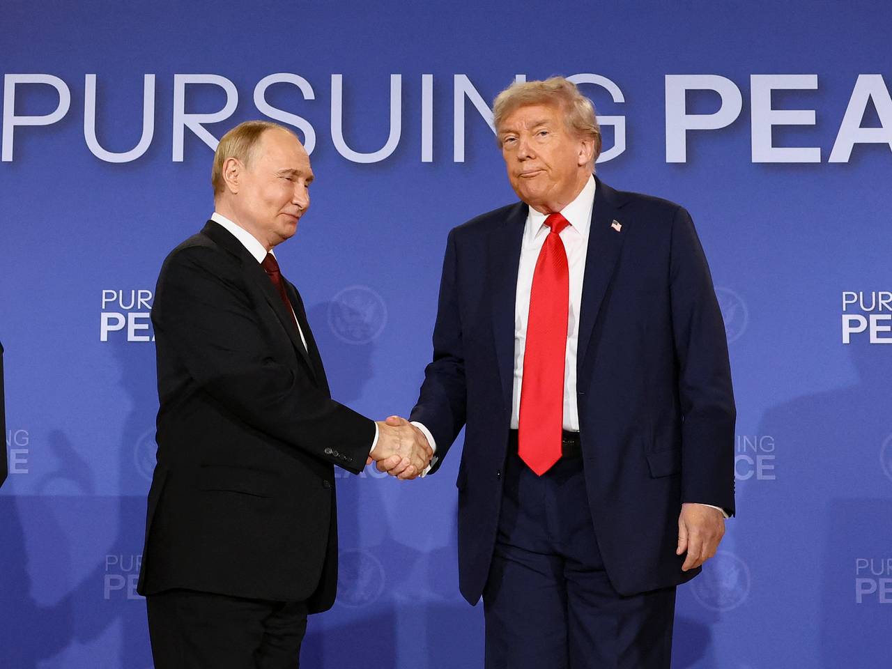 В МИД России ответили на вопрос о контактах Путина и Трампа