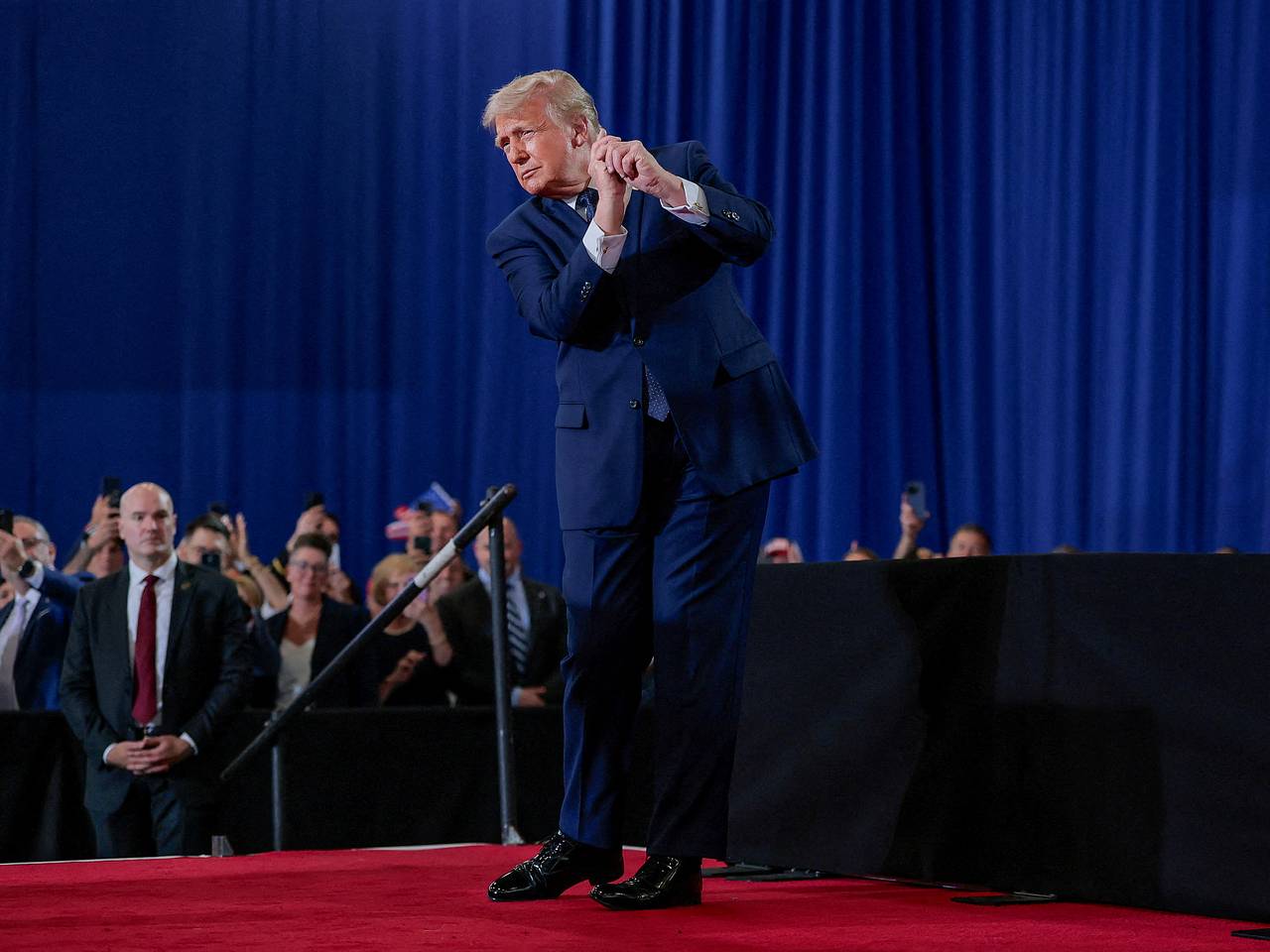 Трамп решил договориться с компаниями о массовом производстве дронов