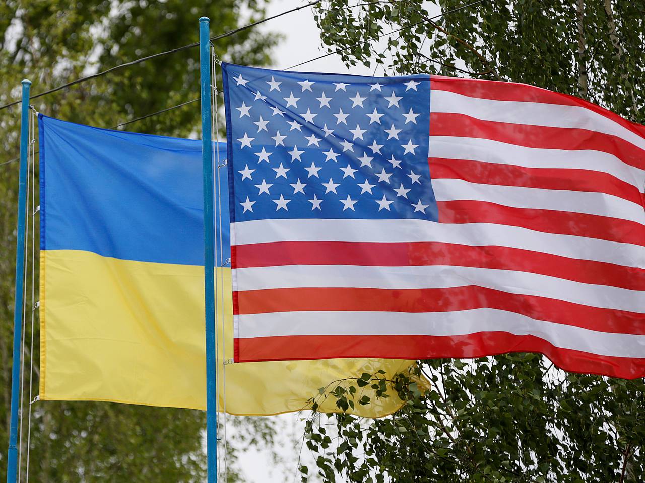 Аналитик призвал США объяснить цели биолабораторий на Украине
