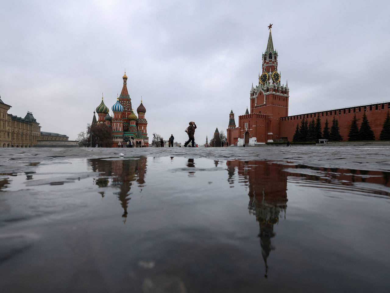 Евродепутаты из Германии направились в Москву