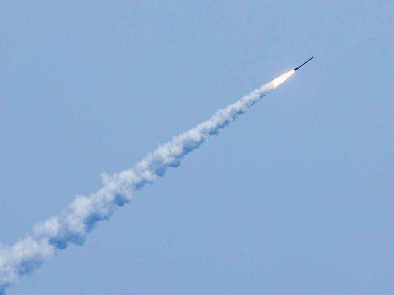 Стало известно о начале массированной атаки на Украину
