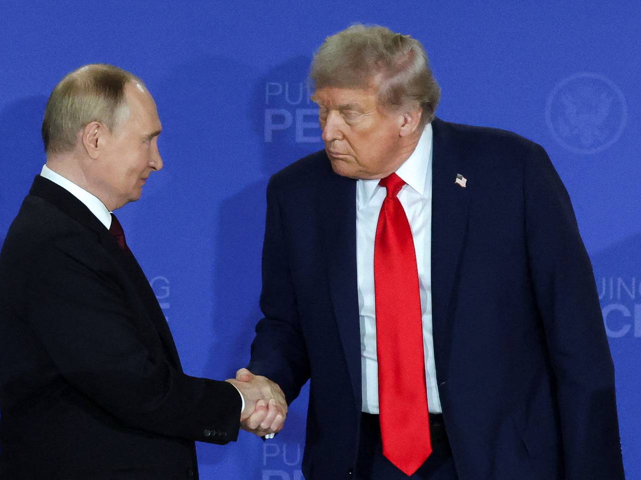 В Кремле оценили вероятность встречи Трампа и Путина этим летом