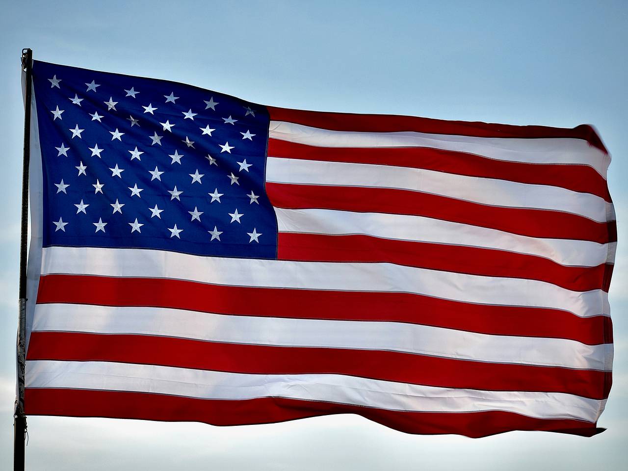 США пригрозили Оману санкциями и бомбардировками из-за связей с Ираном