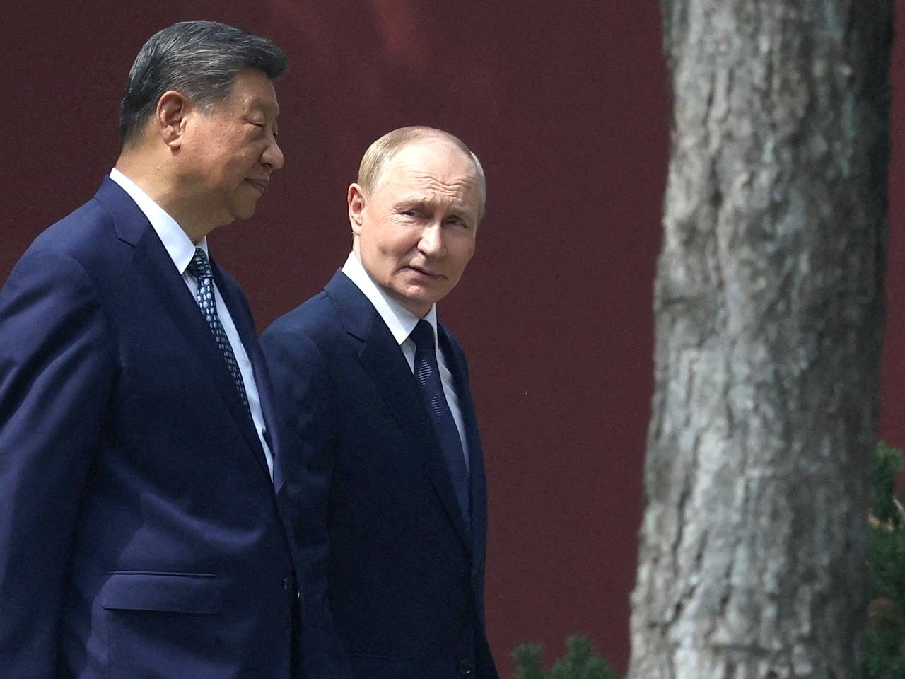 Путин направил телеграмму Си Цзиньпину