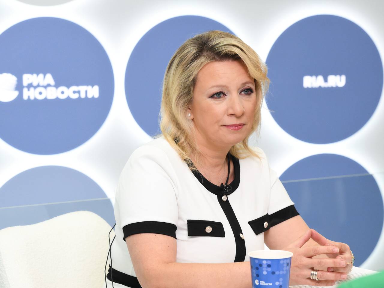 Захарова отвергла оплату Москвой дороги Армении в Евросоюз