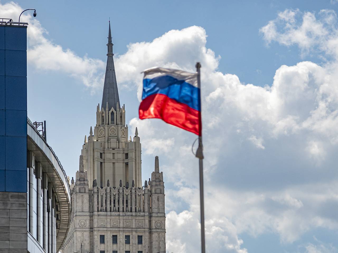 МИД России выразил протест Литве из-за планов по ликвидации советских захоронений