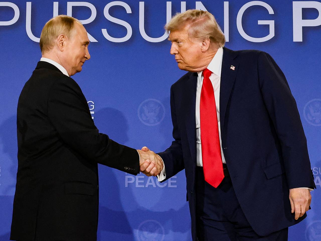 Стали известны подробности разговора Путина с Трампом